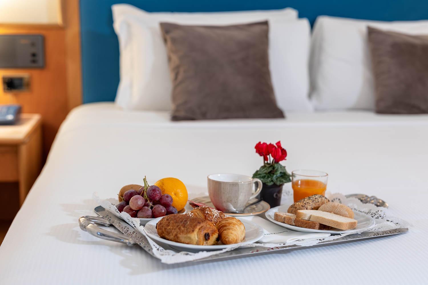 Ih Hotels Milano Eur - เตรซซาโน ซุล นาวีโญ ภายนอก รูปภาพ