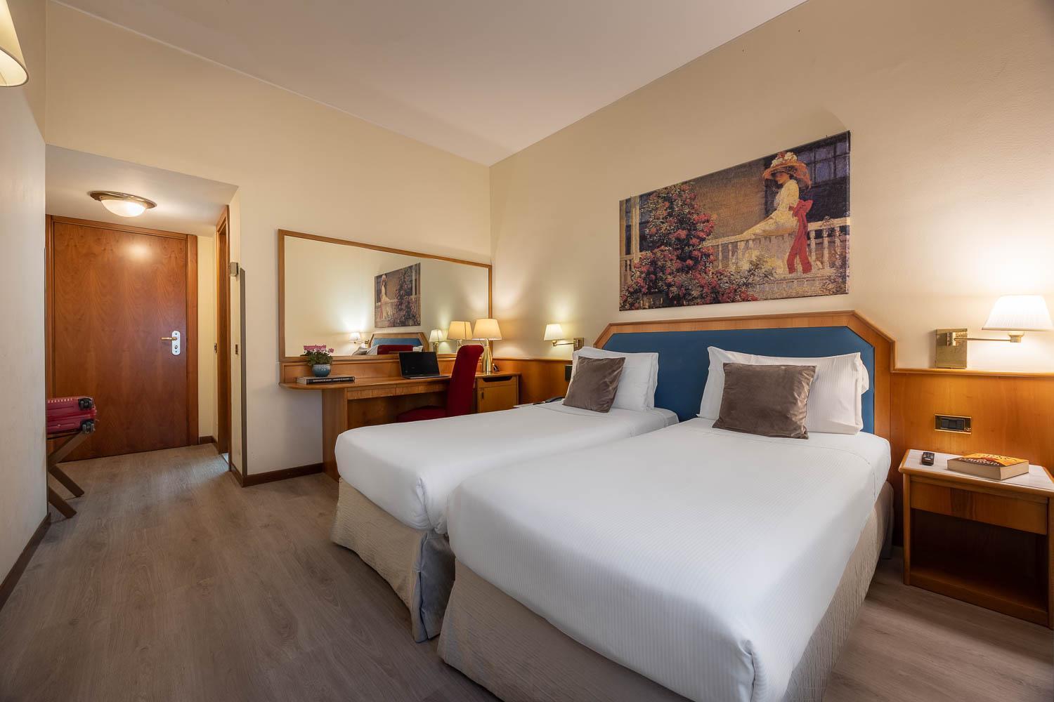 Ih Hotels Milano Eur - เตรซซาโน ซุล นาวีโญ ภายนอก รูปภาพ